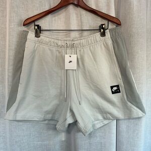 Nike Men’s Gray Shorts